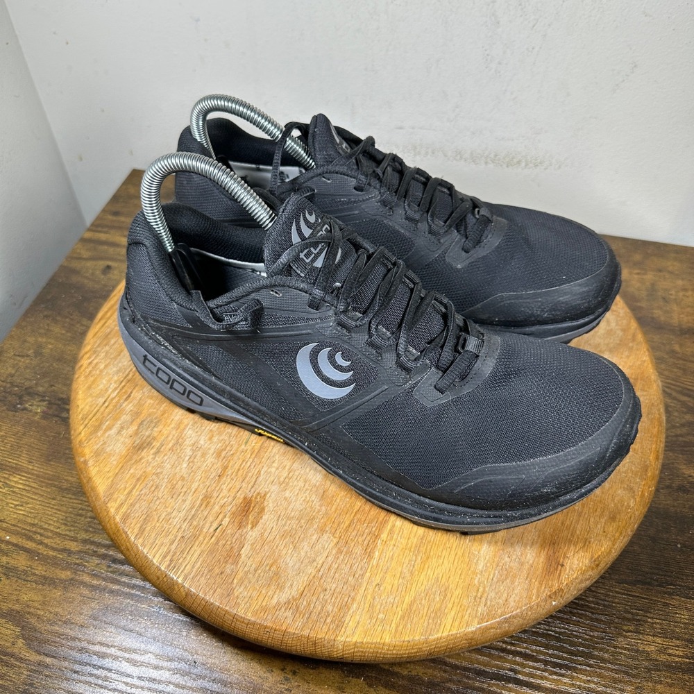 Topo Athletic Terraventure 4 WP Mens 9 Black Charcoal Waterproof Trail Shoes